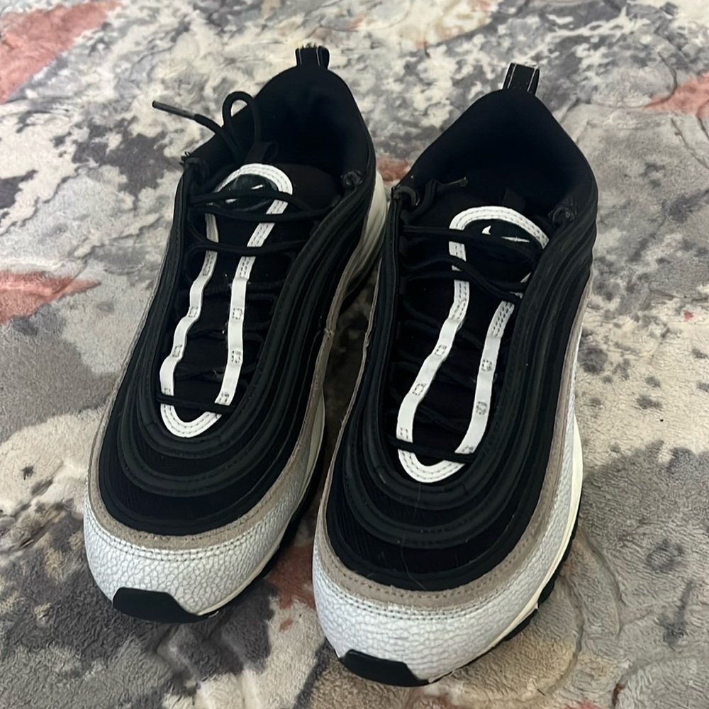 Nike Sneakers   Men’s 8.5 fit like 9.5 women